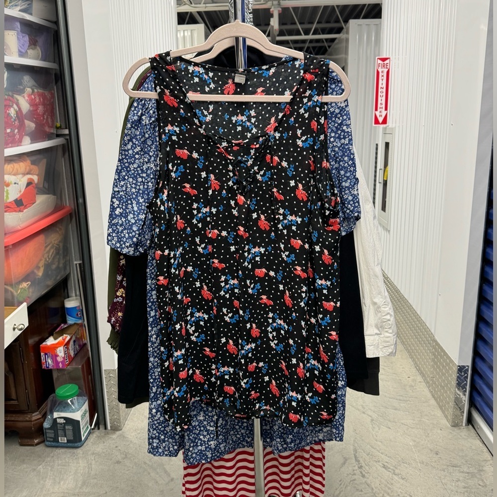 Torrid | Black w Red and Blue Floral Sleeveless Chiffon Top | size 2